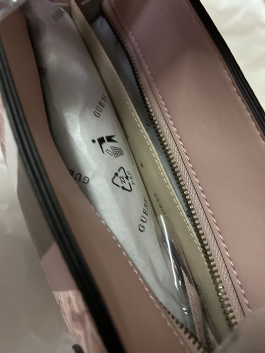 Mala de senhora Guess