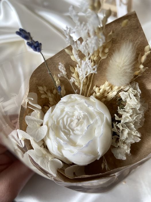 Подарунок до свят - букет з сухоцвітів і свічки