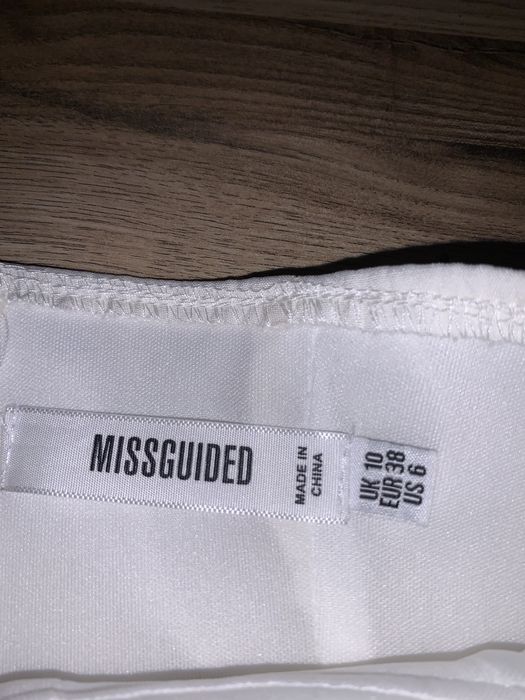 Gorset biały na zamek