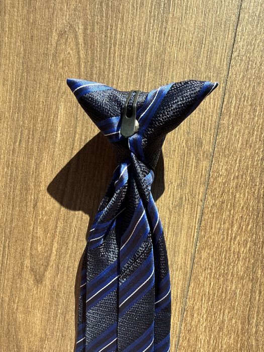 Krawat zapinany na klips