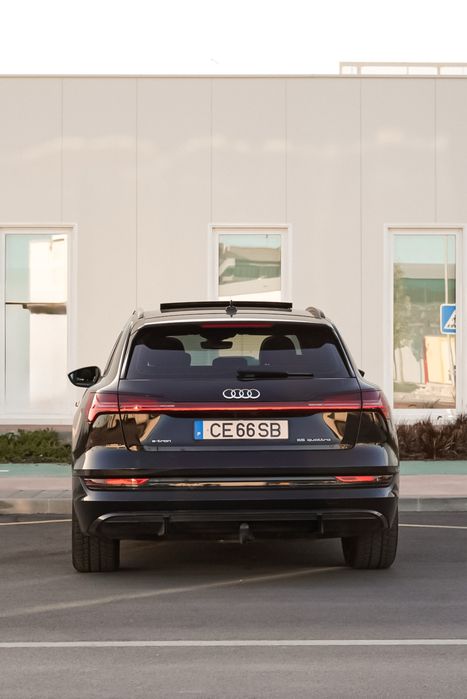Audi e-tron 55 quattro S line | 2021 | 180.000 km | Full Extras | SOH 87%