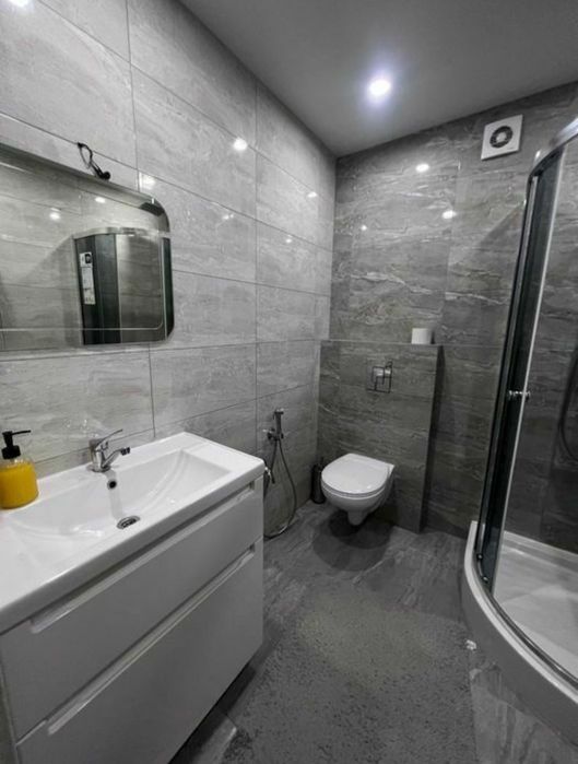 Подобово від власника. Замостя, зал.вокзал,Нокаут