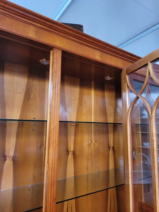 Móvel de sala ou escritório em madeira - óptimo estado e qualidade