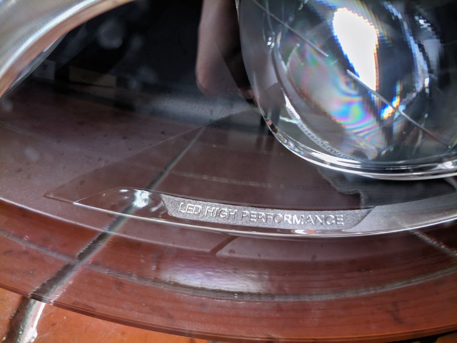 Mercedes E 220 ótica esquerda para partes