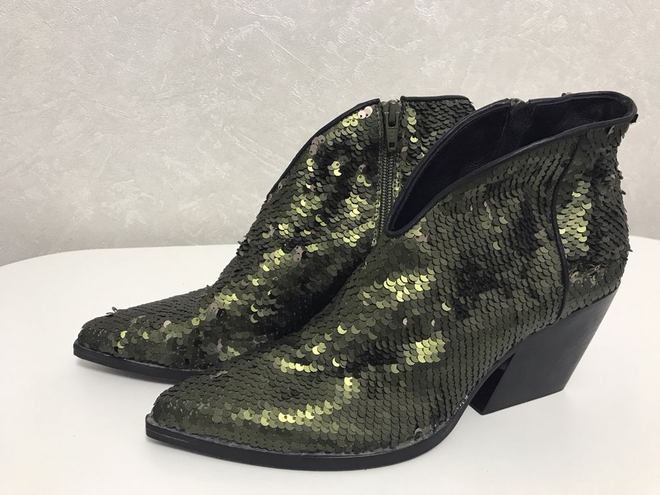 Elena Lachi , козаки .