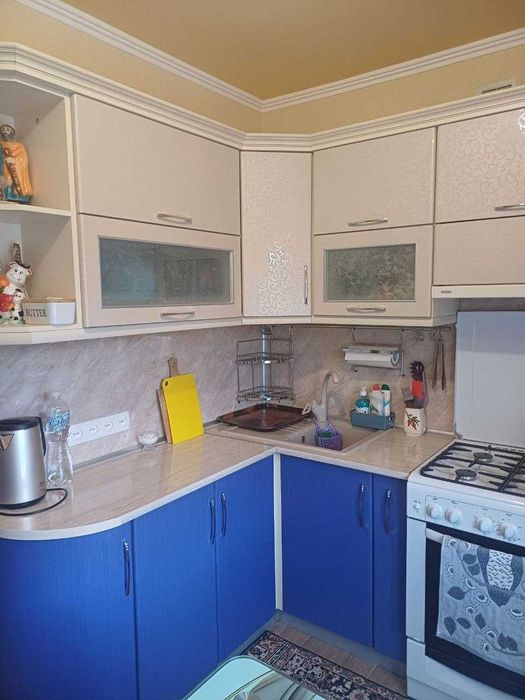 продам 3-х кімнатну квартиру в Богодухові