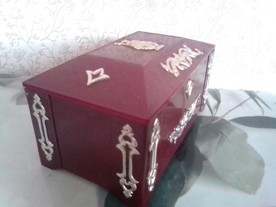 Продам музичну шкатулку, вінтаж.