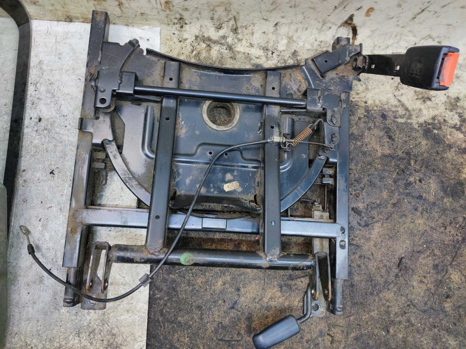 Seat Alhambra Obrotnica Fotela Prawy Przód