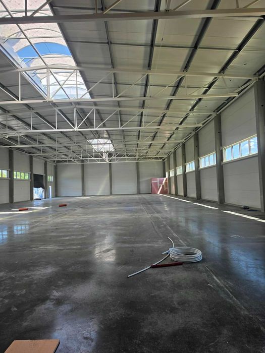 Hala usługowo- magazynowa w klasie D o pow. 1147 m2 z zapleczem biurowym