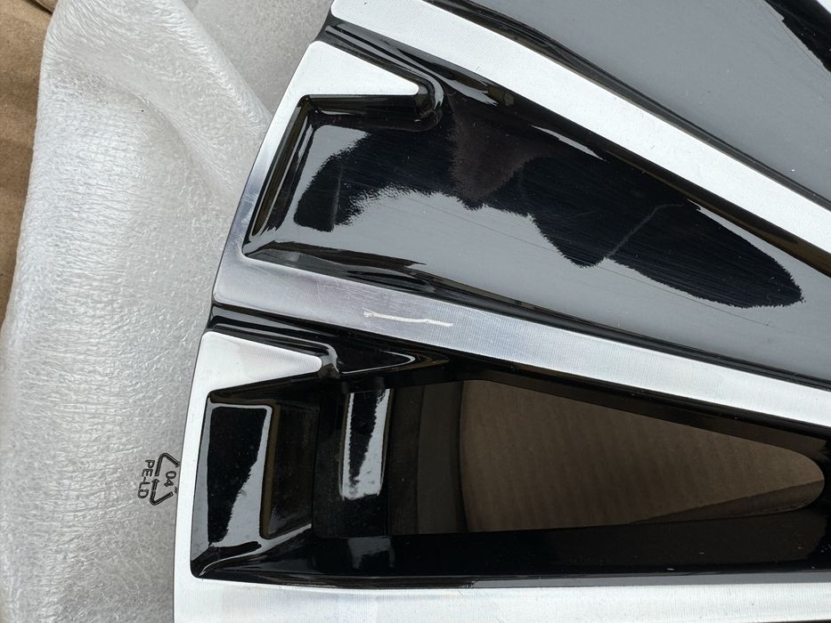 Felga 7,5x18 ET40 VW Tiguan III 571 oryginał jak NOWE