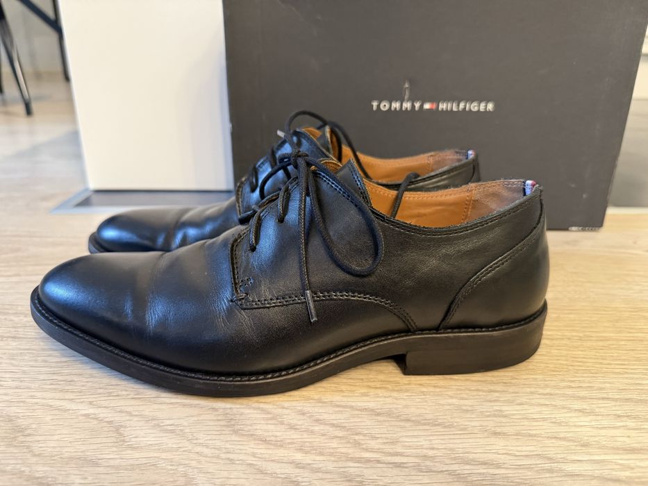 Buty wizytowe Tommy Hilfiger 40