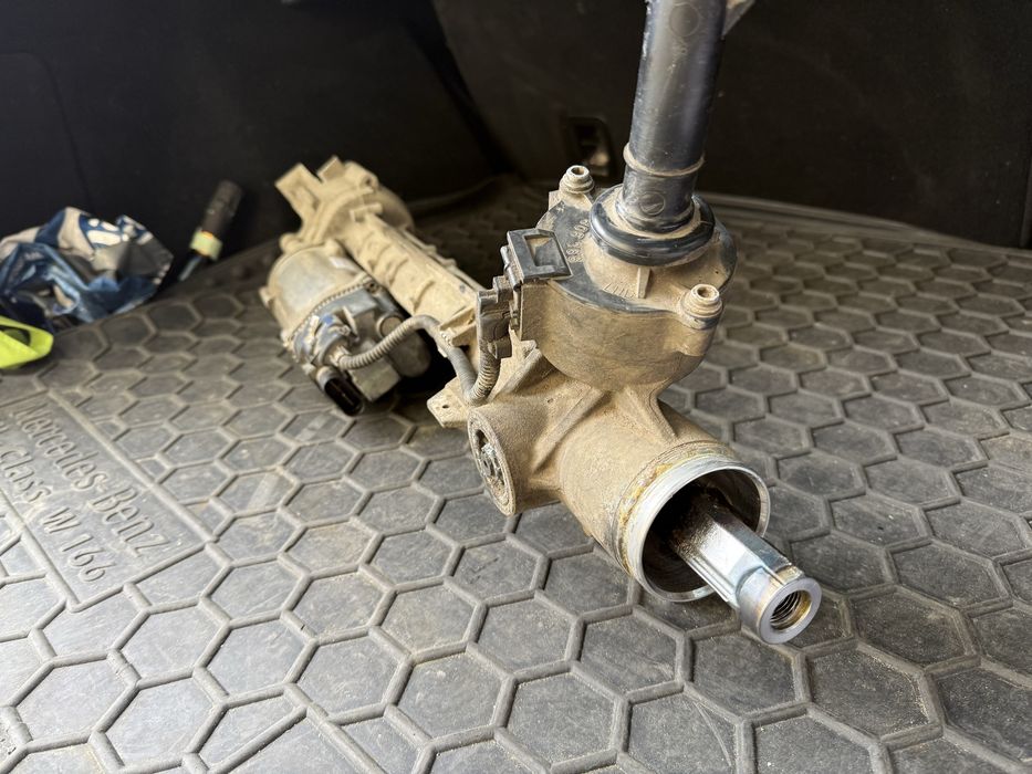 Рульова рейка Mercedes Ml w166 A1664603000
