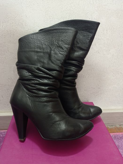 Зимові шкіряні козаки сапожки жіночі Зимние кожаные женские сапоги Зим