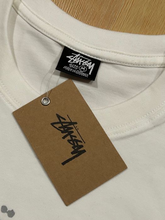 Koszulka stussy biała z nadrukiem