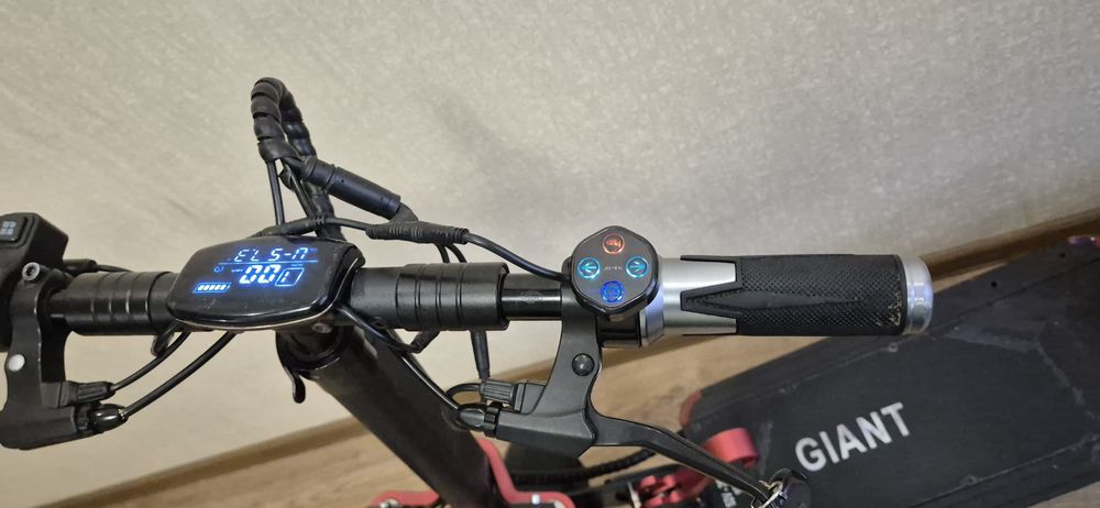 Продам. Електро САМОКАТ GIANT Outlander mII pro 26Ah 1600w