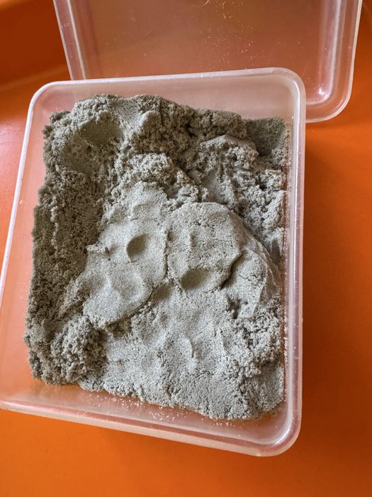 Кінетичний пісок 1кг з пісочницею