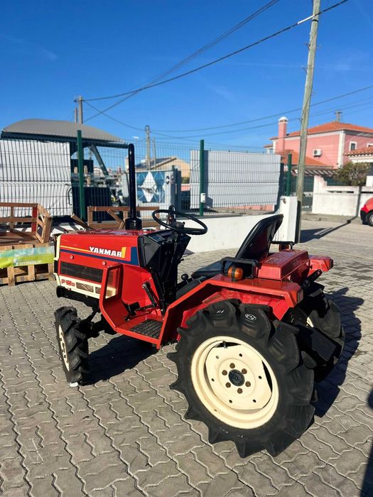 Trator YANMAR F15D imaculado
