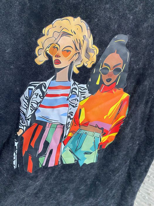 Nowy t-shirt bawełniany dekatyzowany z aplikacja Girls