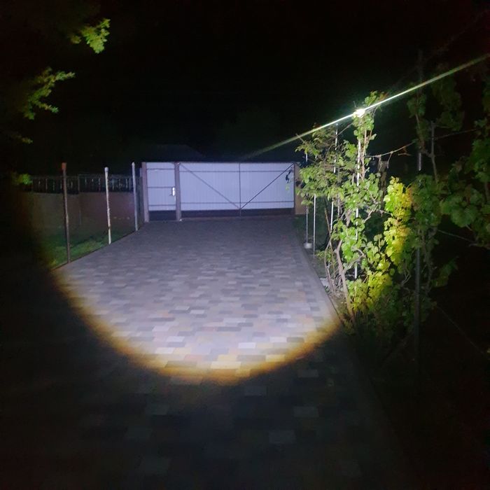 Продам отличный тактический фонарь