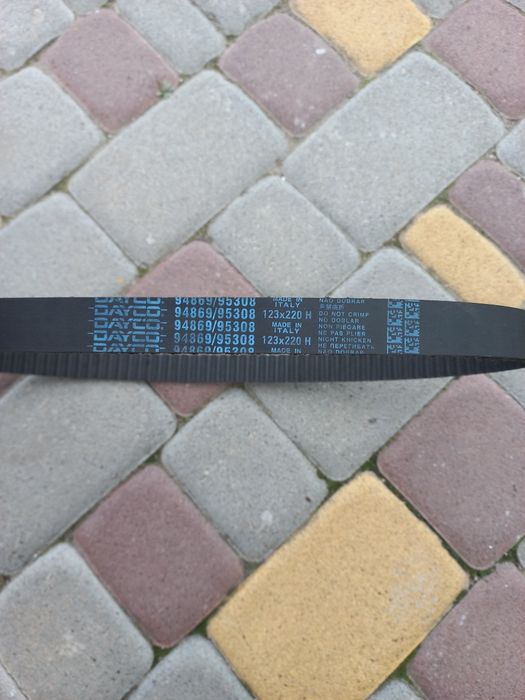 Новий ремінь ГРМ Dayco 94869