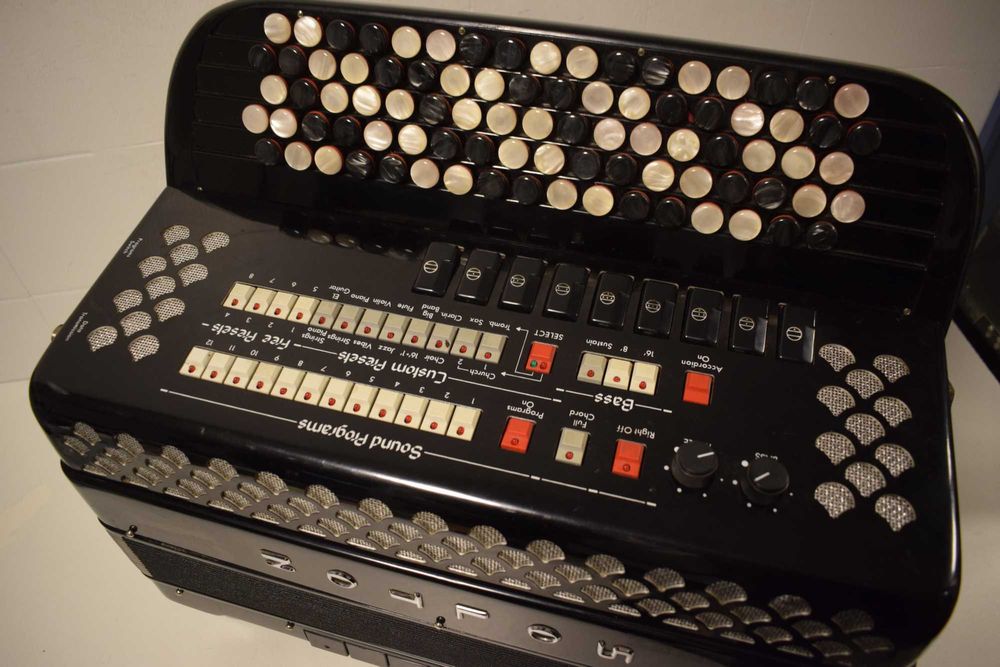 Acordeao Solton 4 Voz 120 Baixos. N 251