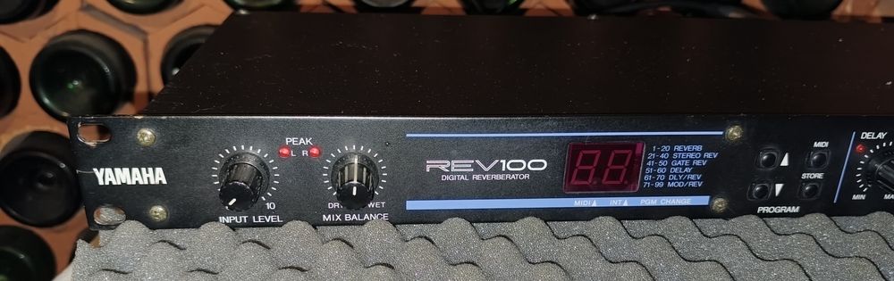 Yamaha rev100 reverberator