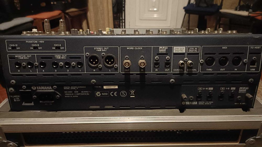 Mesa de mistura Yamaha 01V96 como nova com extras