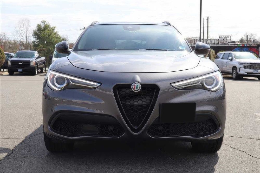 Alfa Romeo Stelvio Veloce      2023