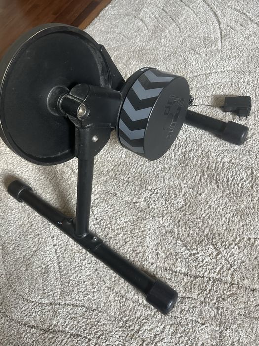 Wahoo Kickr Core Trenażer plus kaseta