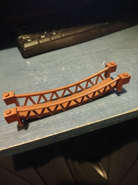 Lego brązowy element mostu linowego