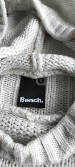 Długi sweterek z kapturem S Bench
