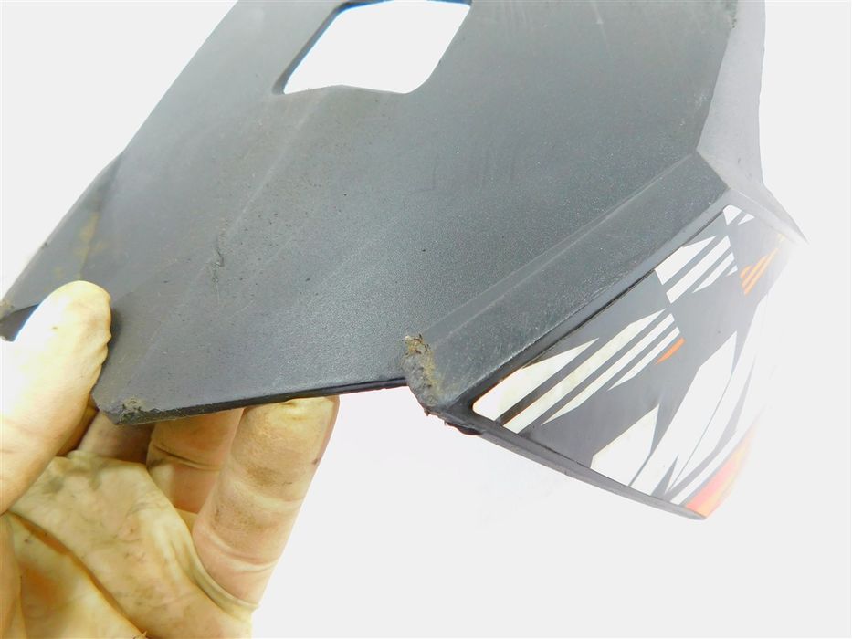 PŁUG PLASTIK OWIEWKA KTM DUKE 125 11-16 90108020144