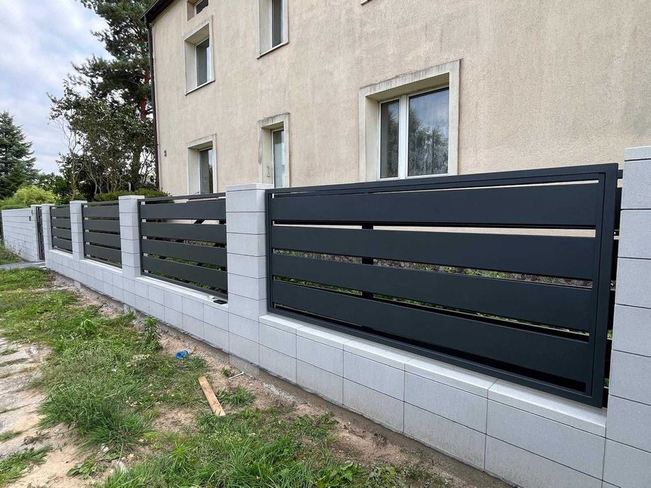 ogrodzenie grzebieniowe aluminiowe pionowe poziome mur betonowy L