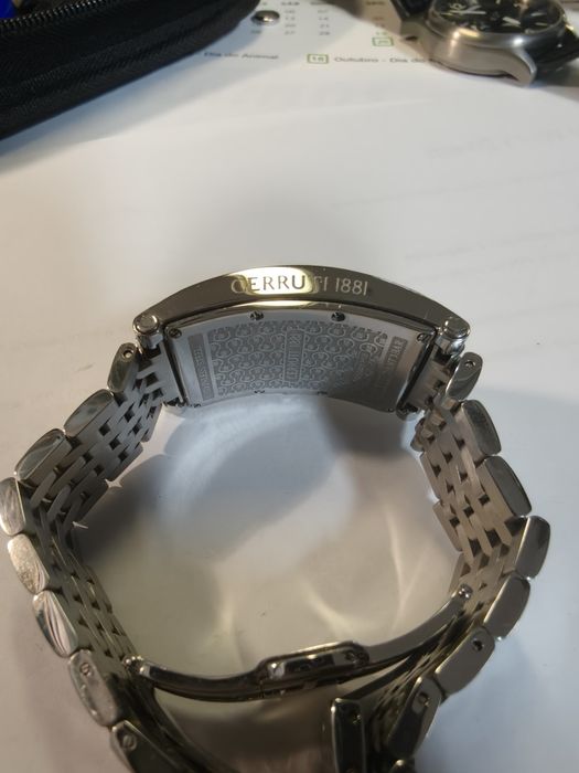 Vendo relógio cerruti 1881 raro .