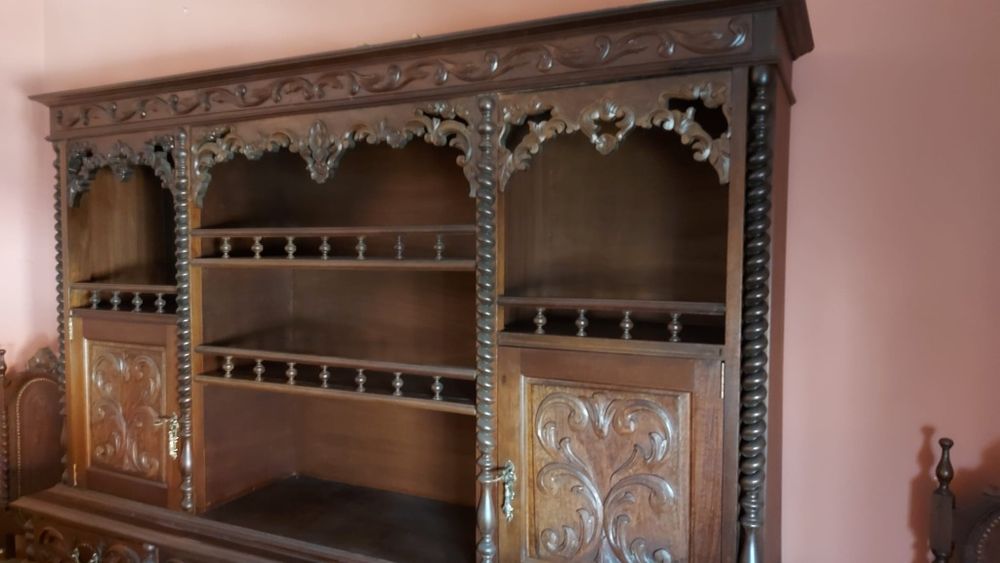 Móveis antigos  de sala de jantar