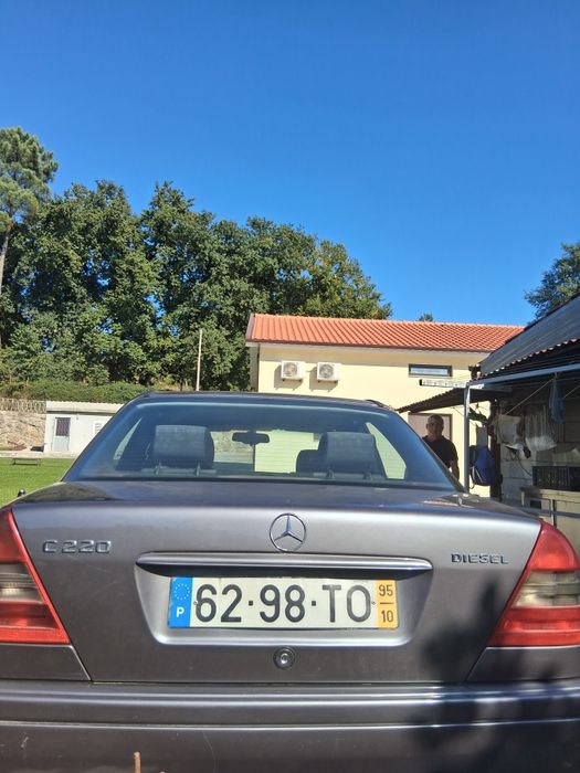 Vendo Mercedes 220 Diesel