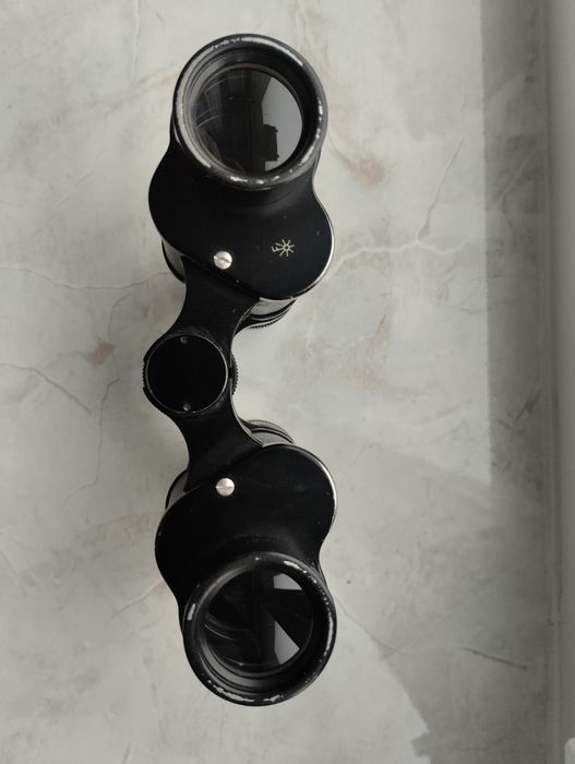 Продаю два бинокля.