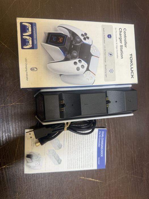 Stacja ładująca kontrolera PS5 Tokluck