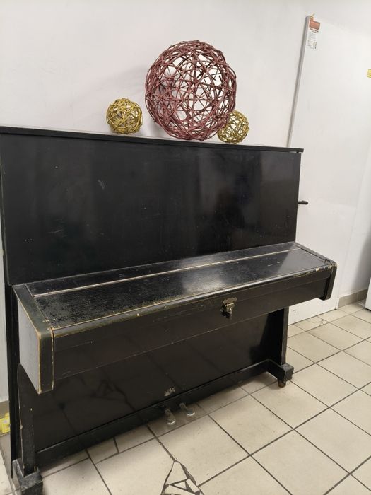 Подарую піаніно в хорошому стані