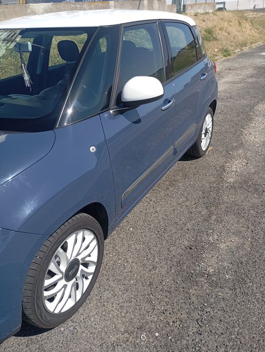 Vendo Fiat 500L.