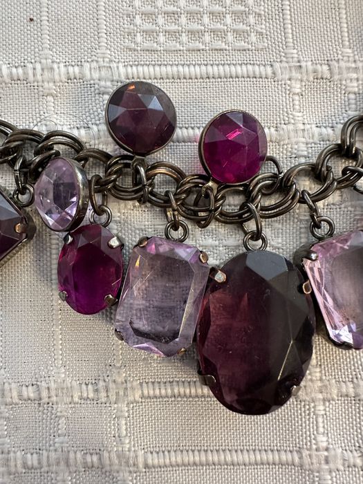 Bransoletka charms metalowa, fioletowe szkiełka