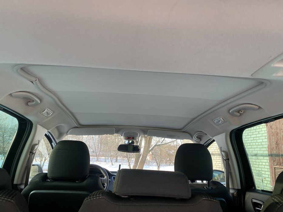 Автомобіль peugeot 5008