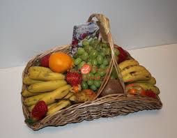 Корзина из высококачественной лозы . Подарок, декор см фото