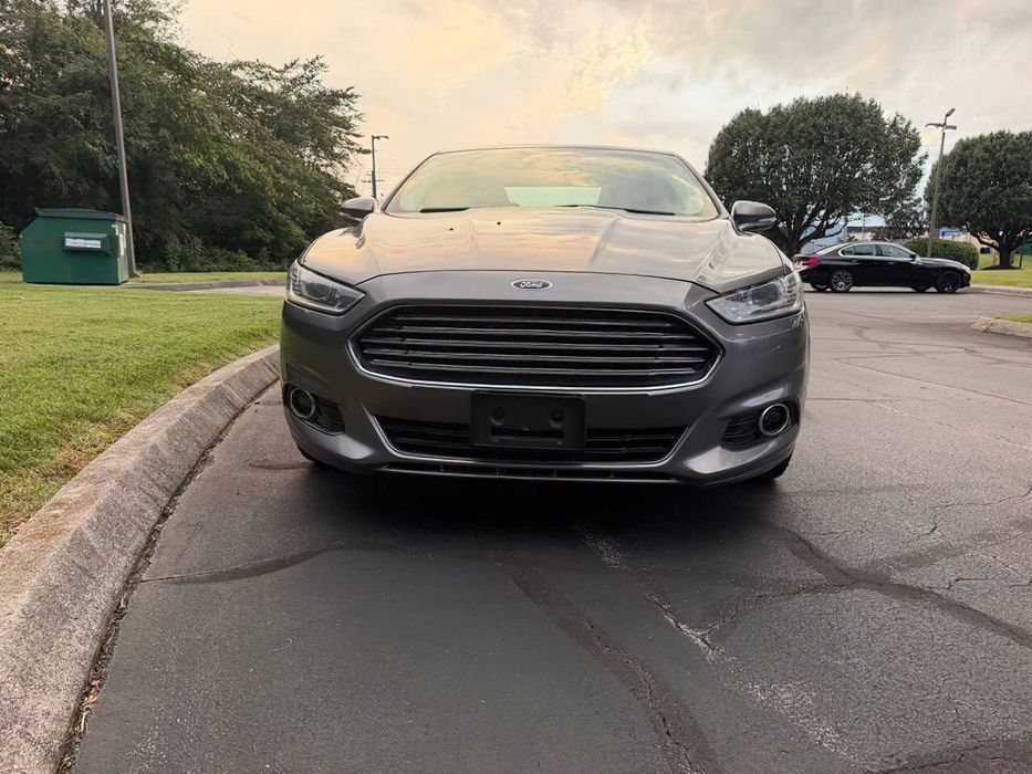 Ford Fusion Titanium      2014