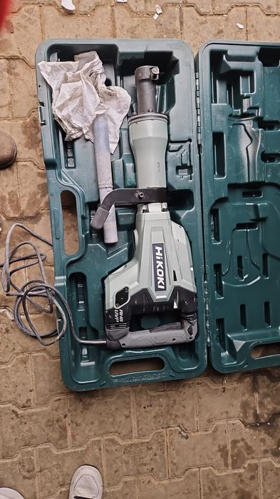 Młot wyburzeniowy hikoki