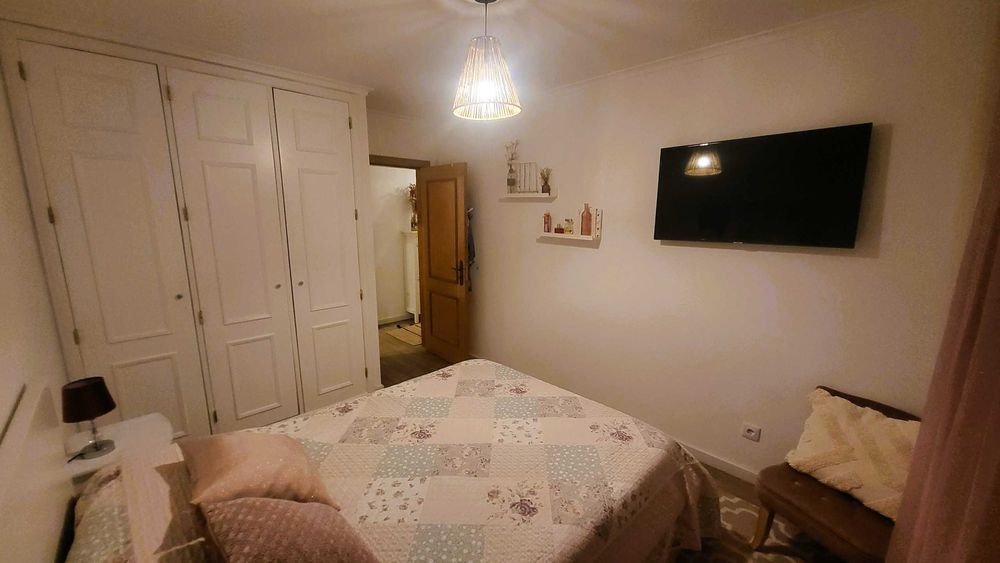 Arrenda-se T2 totalmente renovado