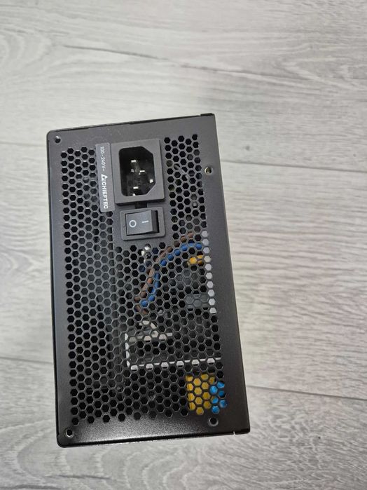якісний блок живлення 750W Chieftec POLARIS GOLD як новий. Trade-in