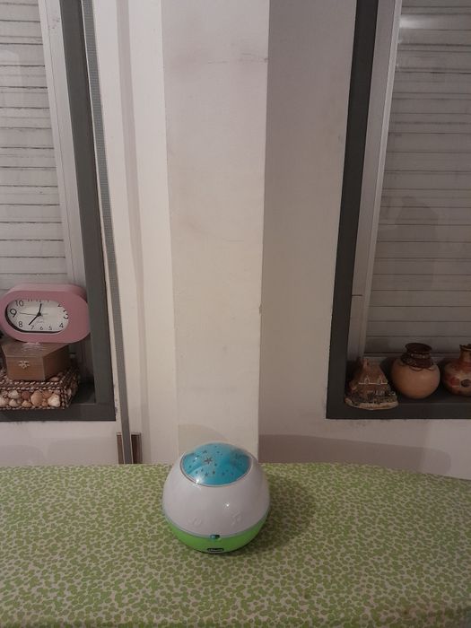 Vendo Brinquedo CHICCO Para Criança a pilhas muito bonito como novo