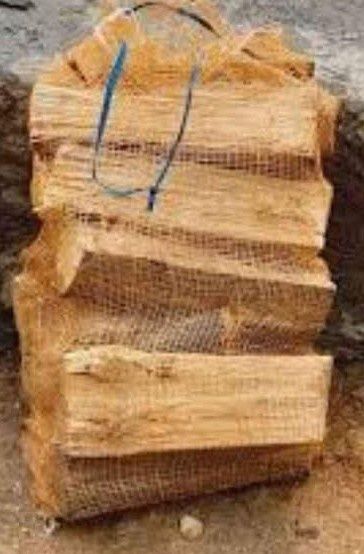 Vendo sacos de lenha de eucalipto seca fazemos entregas