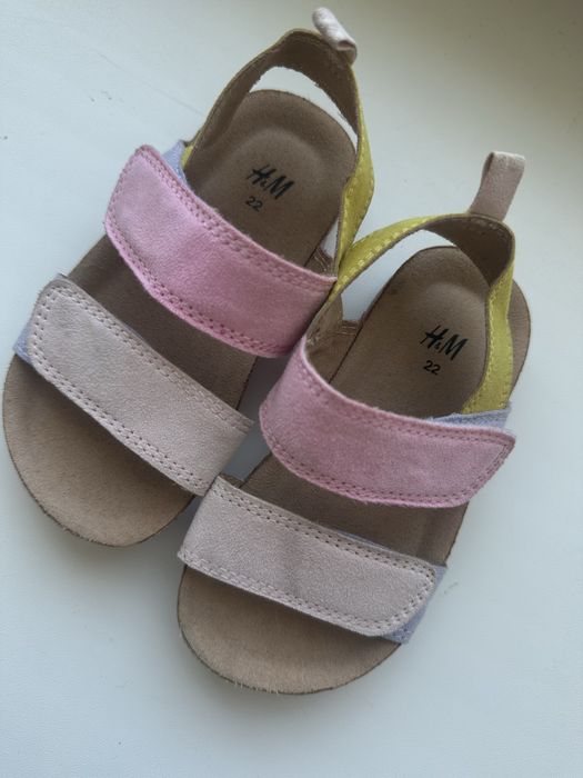 Ідеальні босоніжки HM 22р на дівчинку